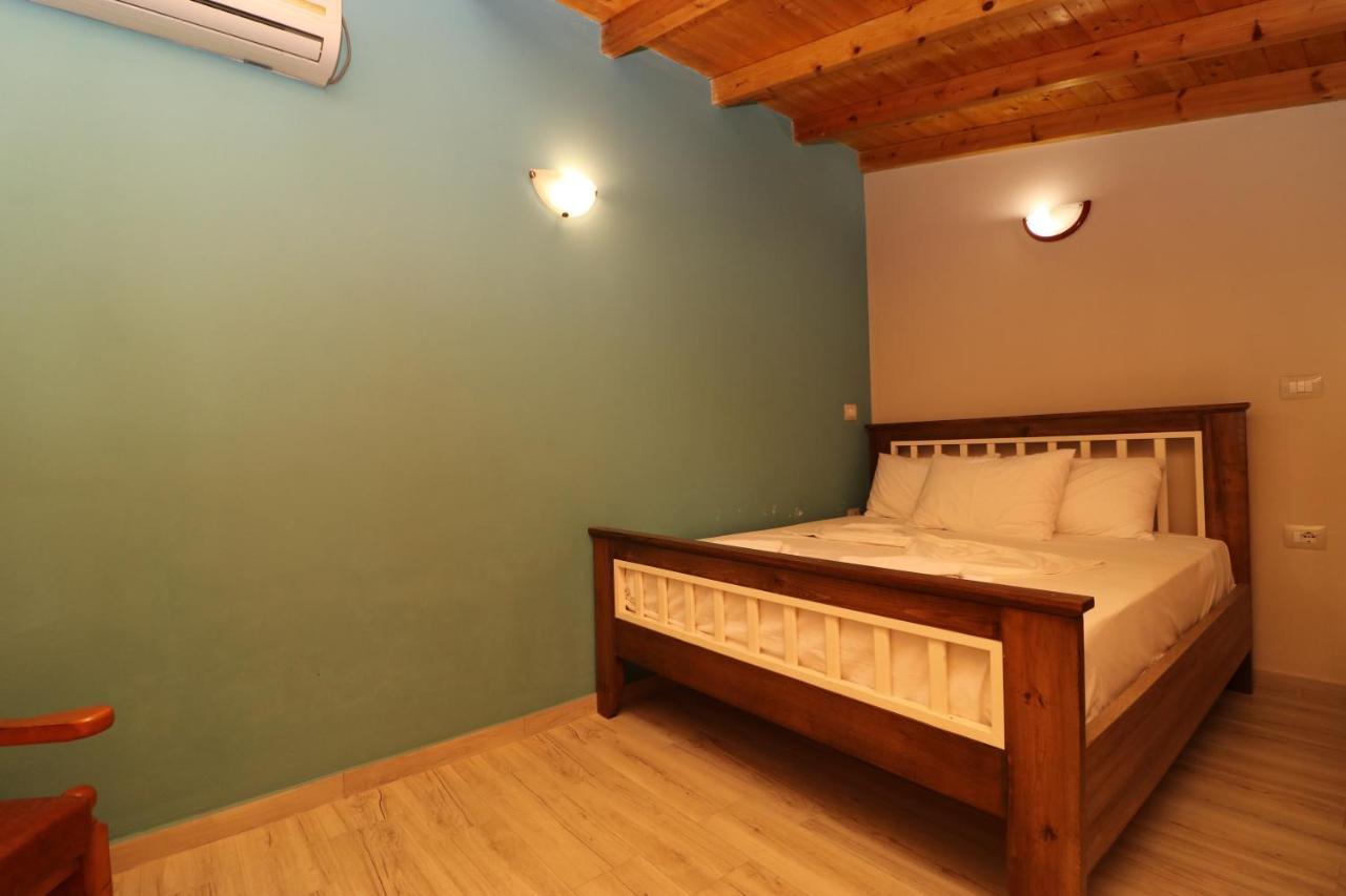Vila Mateus Himare Buitenkant foto