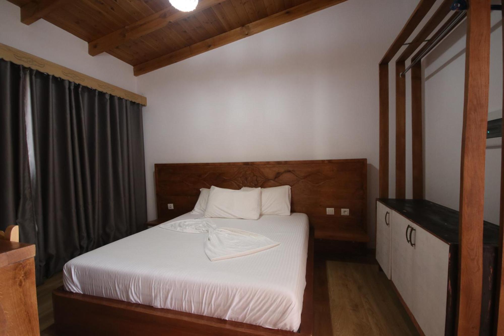 Vila Mateus Himare Buitenkant foto