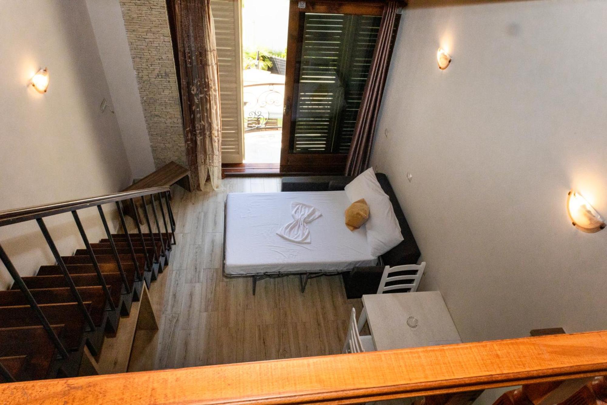 Vila Mateus Himare Buitenkant foto